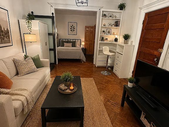 4th image of 368 E 26th St #2