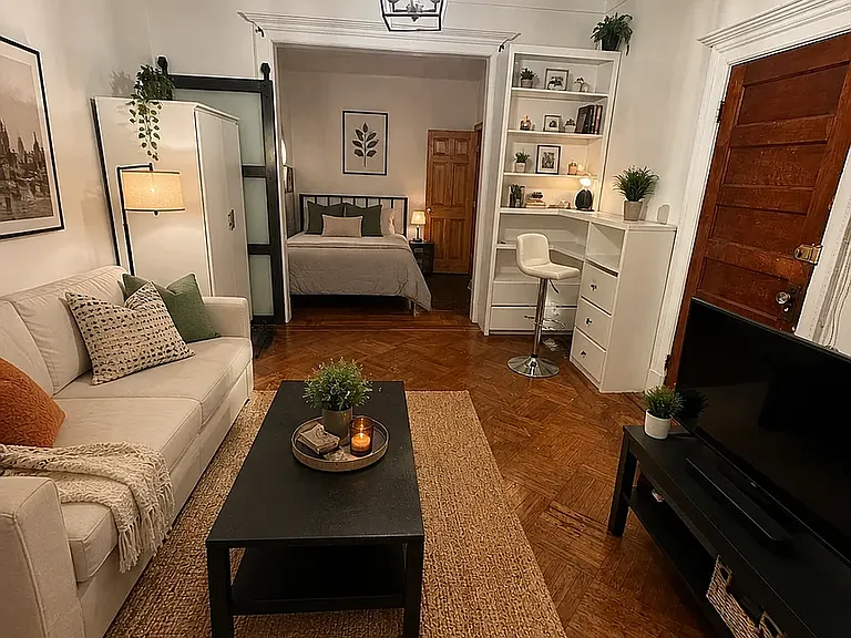 368 E 26th St #2 — Photo 5