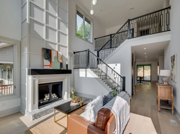 706 Village Ct, Nashville, TN 37206
