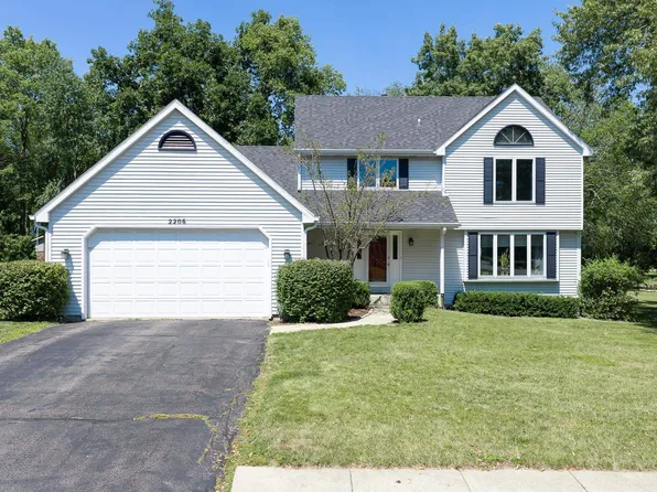 2206 Farmdale Ln, Freeport, IL 61032