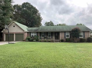 707 Vaughn Bridge Rd NW, Hartselle, AL 35640