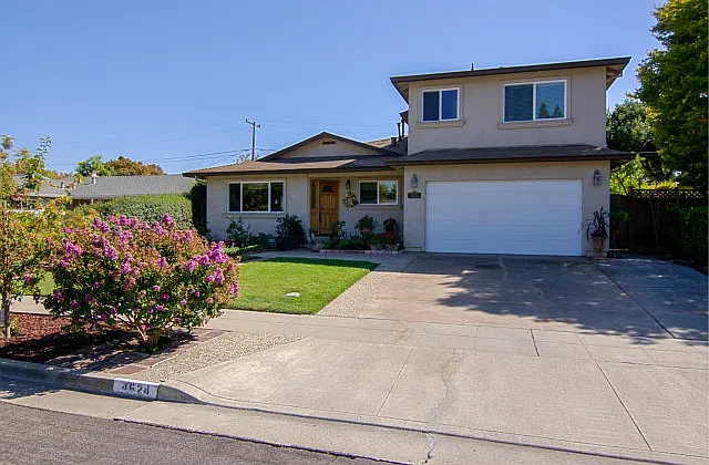 4624 Winding Way