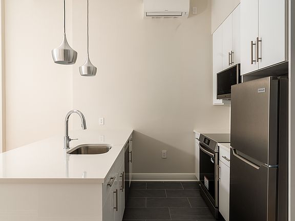 4th image of 29 Herkimer St APT 2