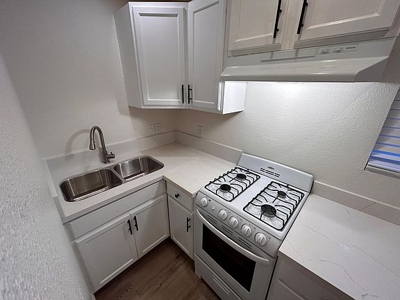 4th image of 301 N Signal St APT 13