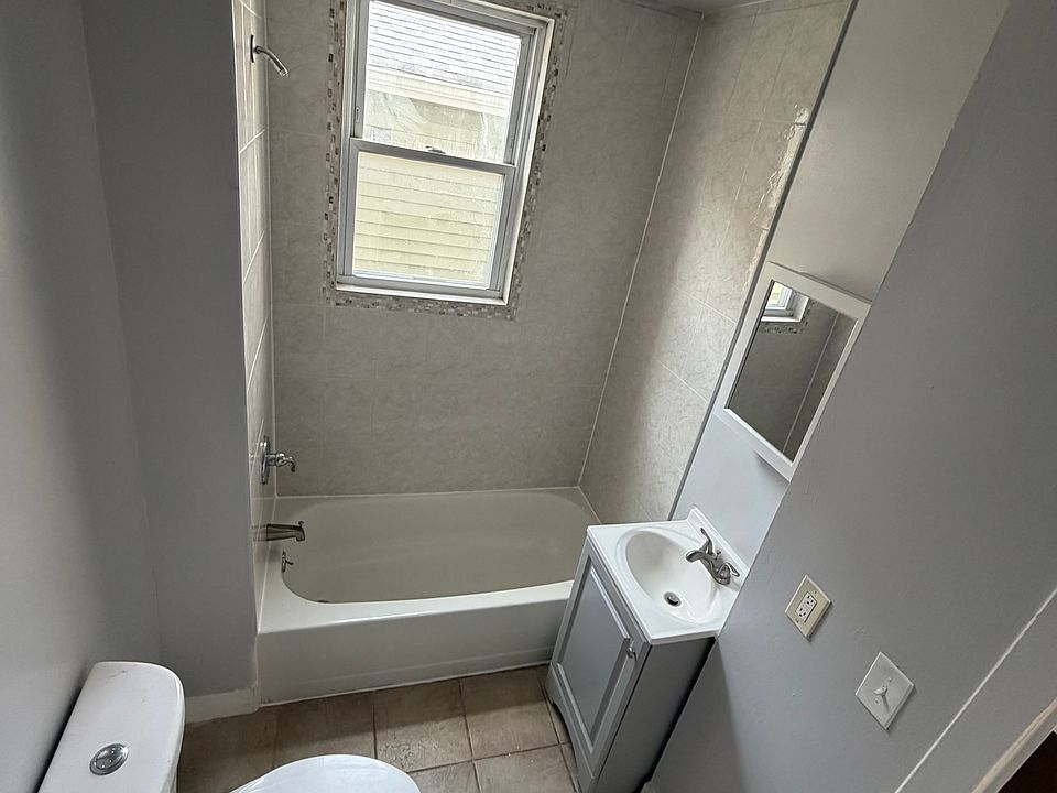 1st image of 639 S Park St APT 4