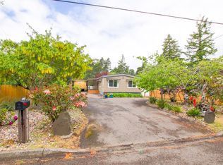 1431 Maple St, Florence, OR 97439