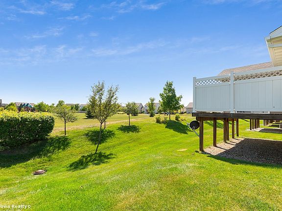 2nd image of 10267 Coventry Cir