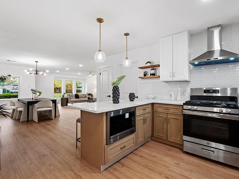 5023 Redstart St — Photo 1