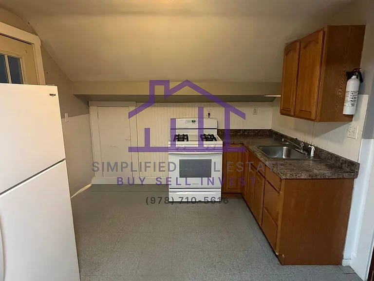 102 Central St #5 — Photo 2