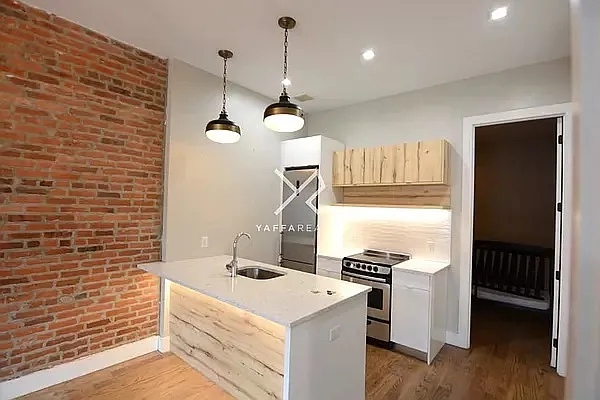 Rented by Yaffa Realty LLC | media 16