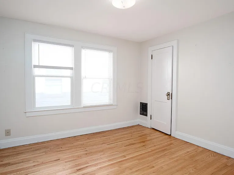 142 W California Ave — Photo 7