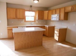 257 Falcon Ridge Dr, Burlington, WI 53105