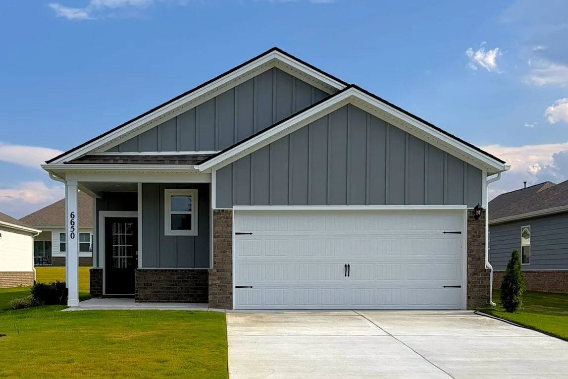 3 bed, 2.0 bath, 1550 sqft, $2,150 — Photo 1