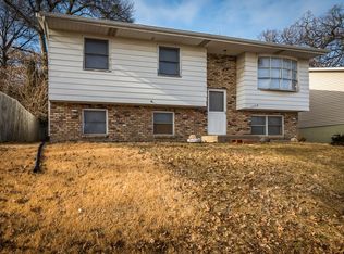 2208 Telegraph Rd, Davenport, IA 52804