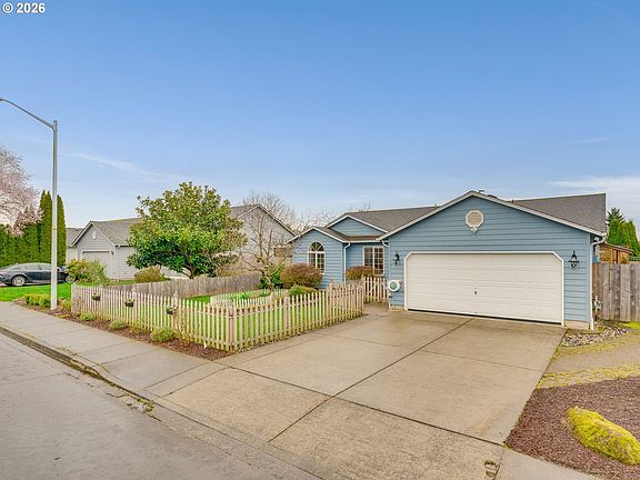 5th image of 15605 NE 91st St