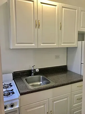 Rented by Meraki Realty LLC | media 13