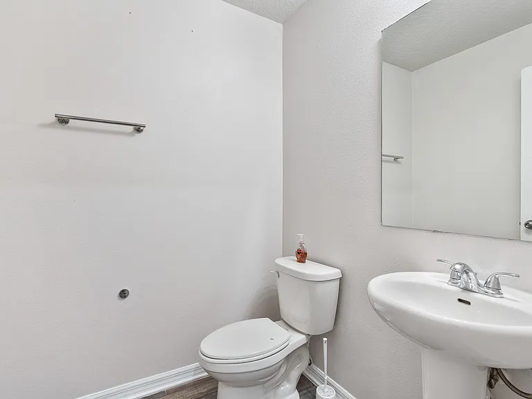 1463 Swan Ct — Photo 25