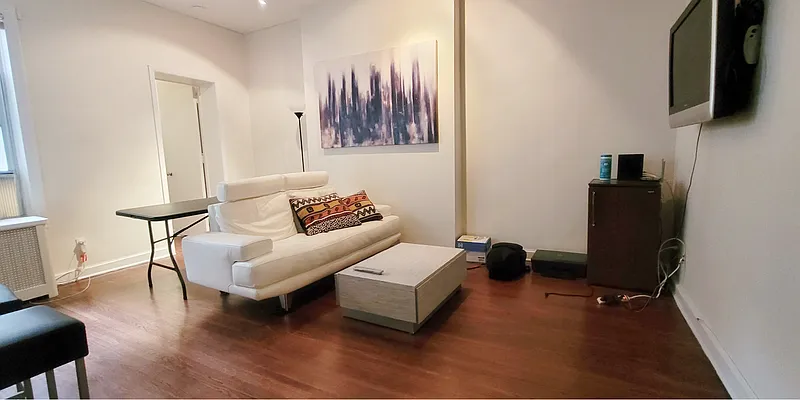 Rented by R New York | media 11