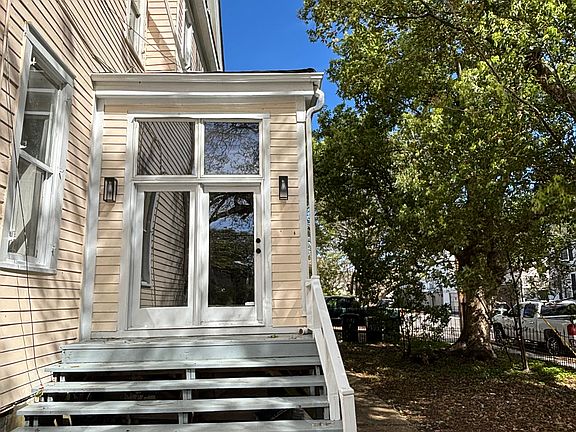 4th image of 1907 Napoleon Ave