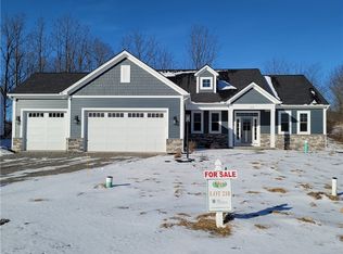 1014 Walden Holw, Victor, NY