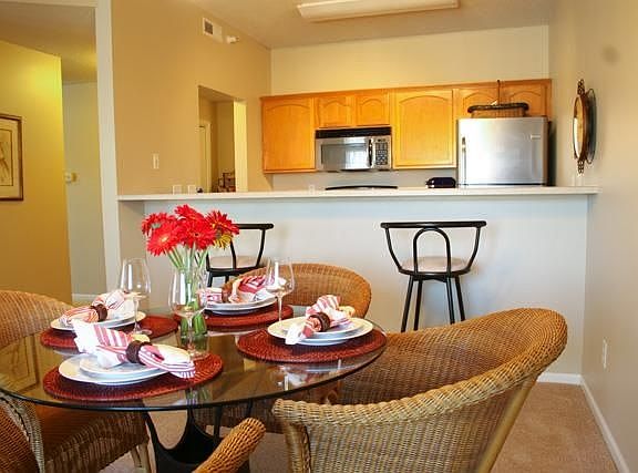 5th image of 440 Bradley Pl Unit 6