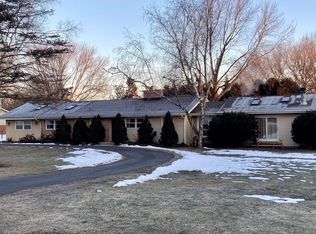 810 Locust Dr, Dundee, IL 60118