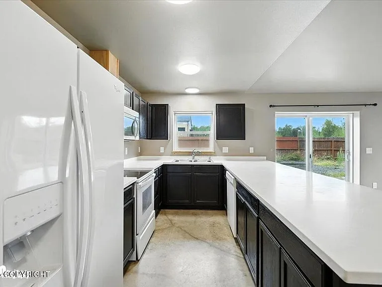1115 S Spring Dr — Photo 6