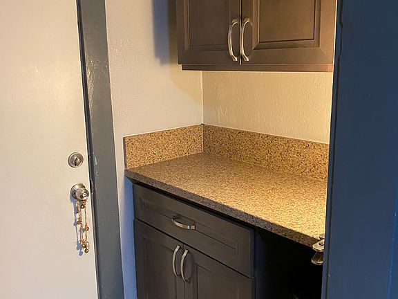 5th image of 315 E Adams St #2