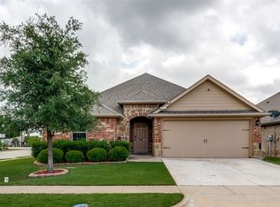 1060 Sadie St, Forney, TX 75126