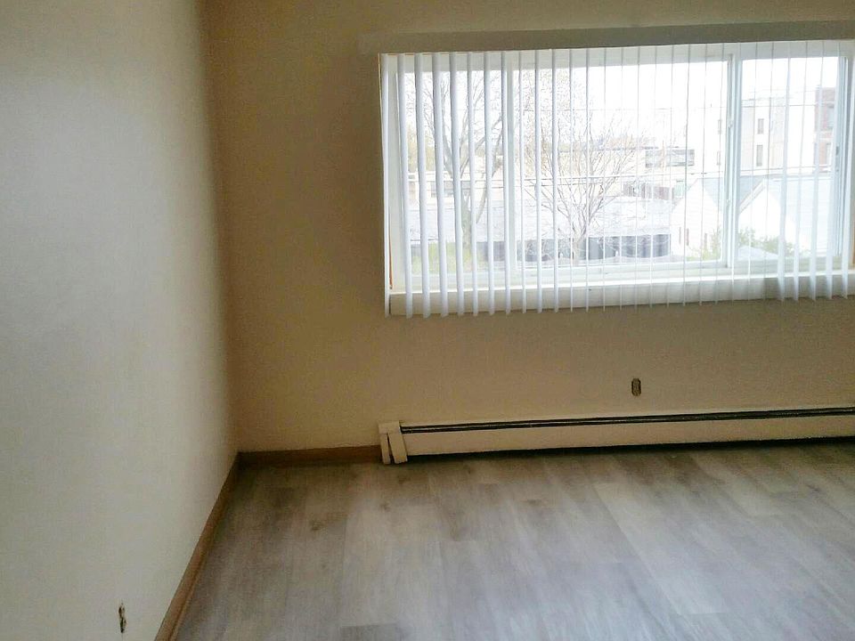 2nd image of 6032 W Lincoln Ave