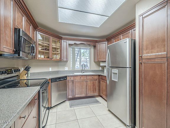 4th image of 3830 E LAKEWOOD Parkway #1051