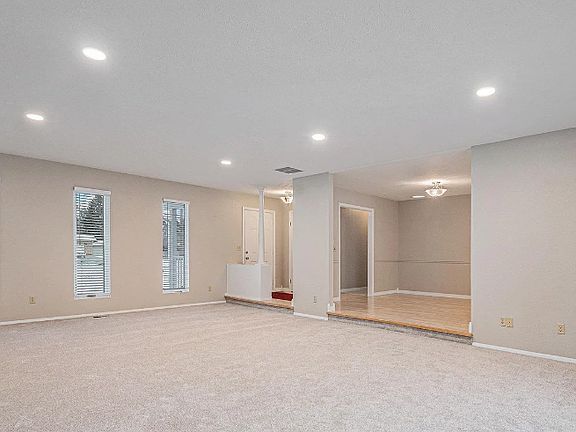 5th image of 53120 Fox Ct
