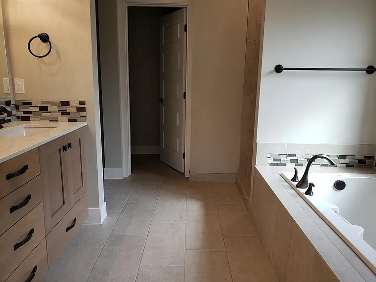 453 E Fox Bay St — Photo 14