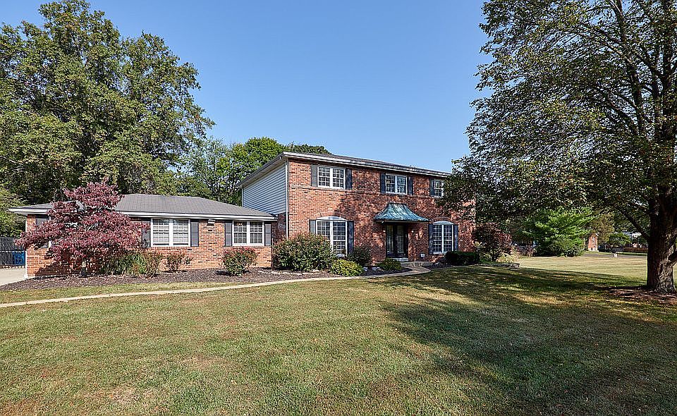 1st image of 12001 Charwick Dr