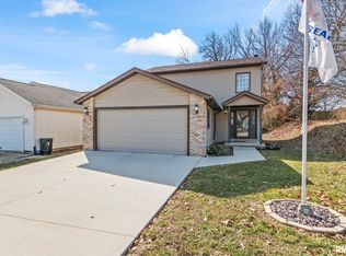 616 E Menard St, Riverton, IL