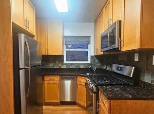 32-24 43rd St #1A, Astoria, NY 11103