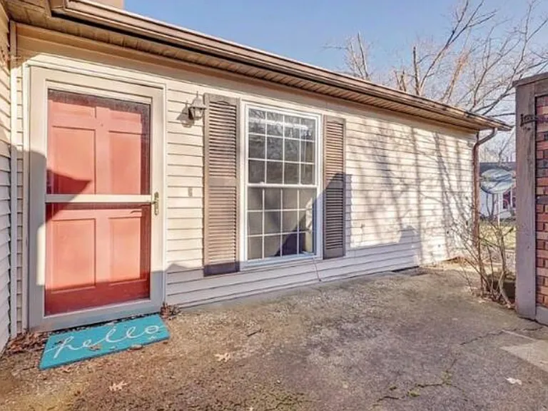 1016 E Commons Dr — Photo 11