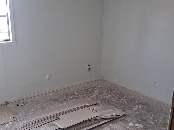 3rd image of 805 Dangeau Ave