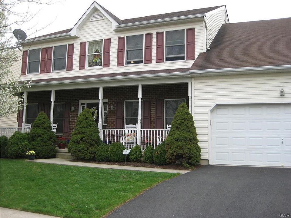 1st image of 10 Stone Creek Ct