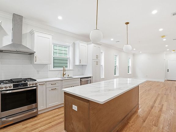 5th image of 13 Langmaid Ave #3