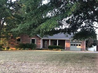 3158 Crossland Rd, Puryear, TN 38251