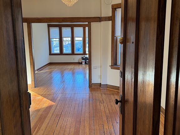 2nd image of 1046 N Rockwell St APT 2F