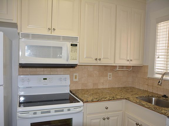 Kitchen- dishwasher and disposal