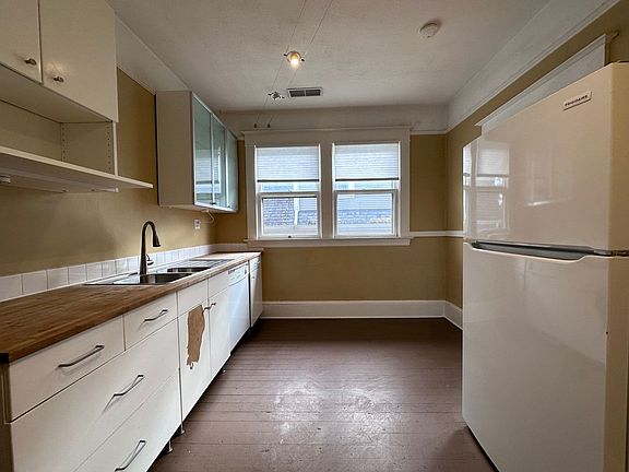 5th image of 3812-3818 N Borthwick Ave