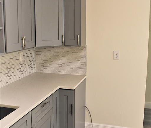 5th image of 10632 Woods Cir APT 9