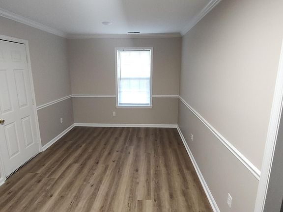 5th image of 813 S Dogwood Ln