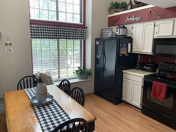 5th image of 1675 Shady Cove Ln
