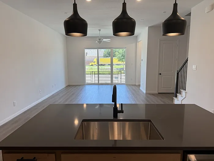 1218 Daybreak Dr — Photo 4