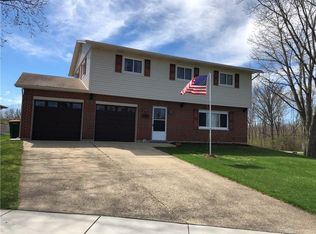 225 Kesling Dr, Springboro, OH 45066