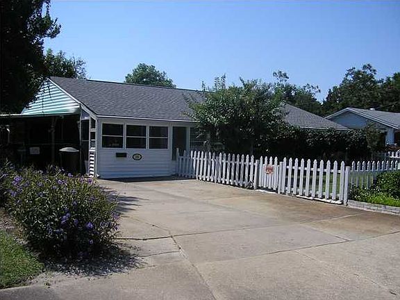 3rd image of 226 Jet Dr NW